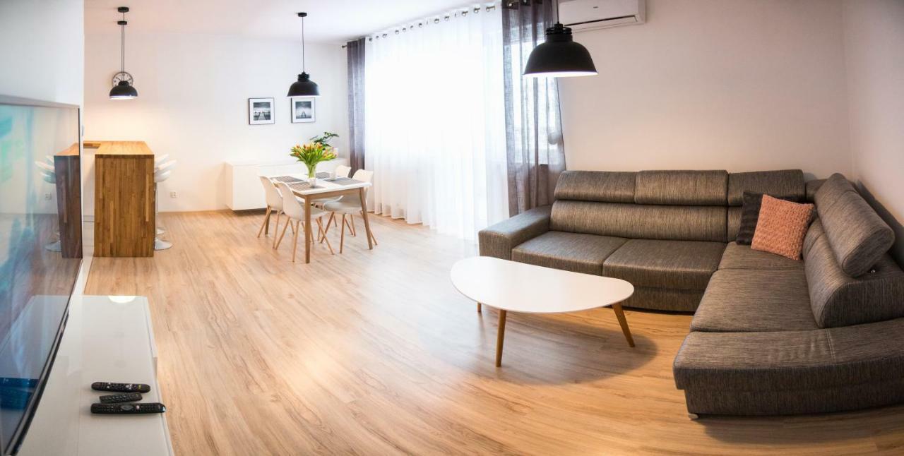 Apartament F&J Stary Toruń Exteriör bild